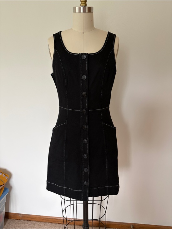 Modcloth Dresses & Skirts - ModCloth Black Snap-Front Sleeveless Dress